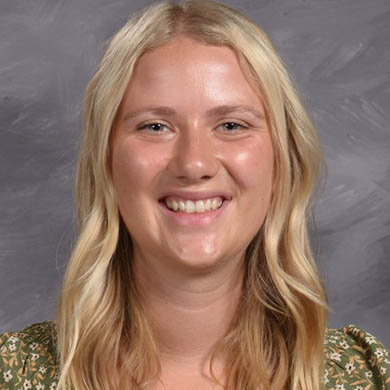 Olivia Kuiper smiling at the camera